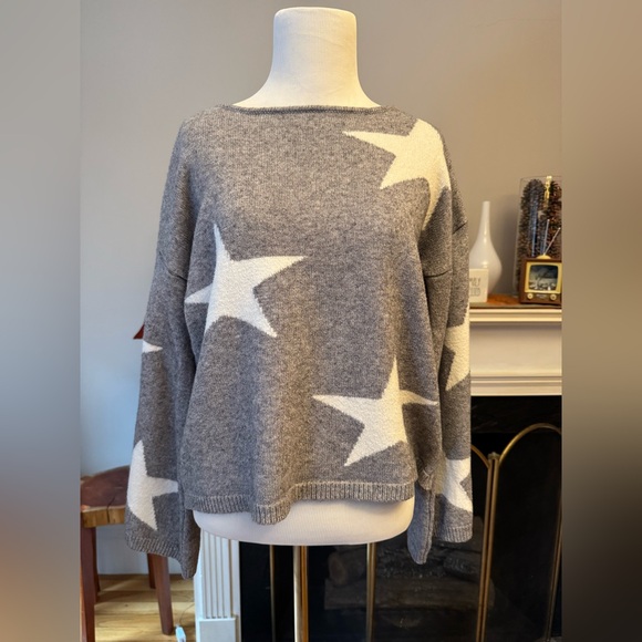 0199 - Stellah Gray and White Star Sweater - Picture 5 of 8